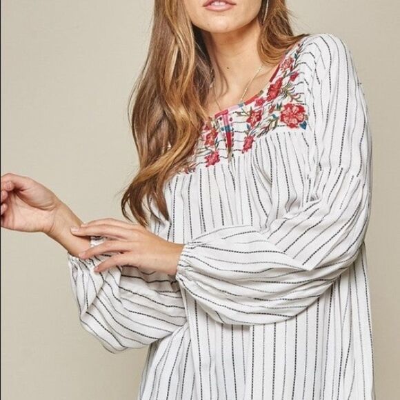 Embroidered Detail Top - Picture 4 of 4